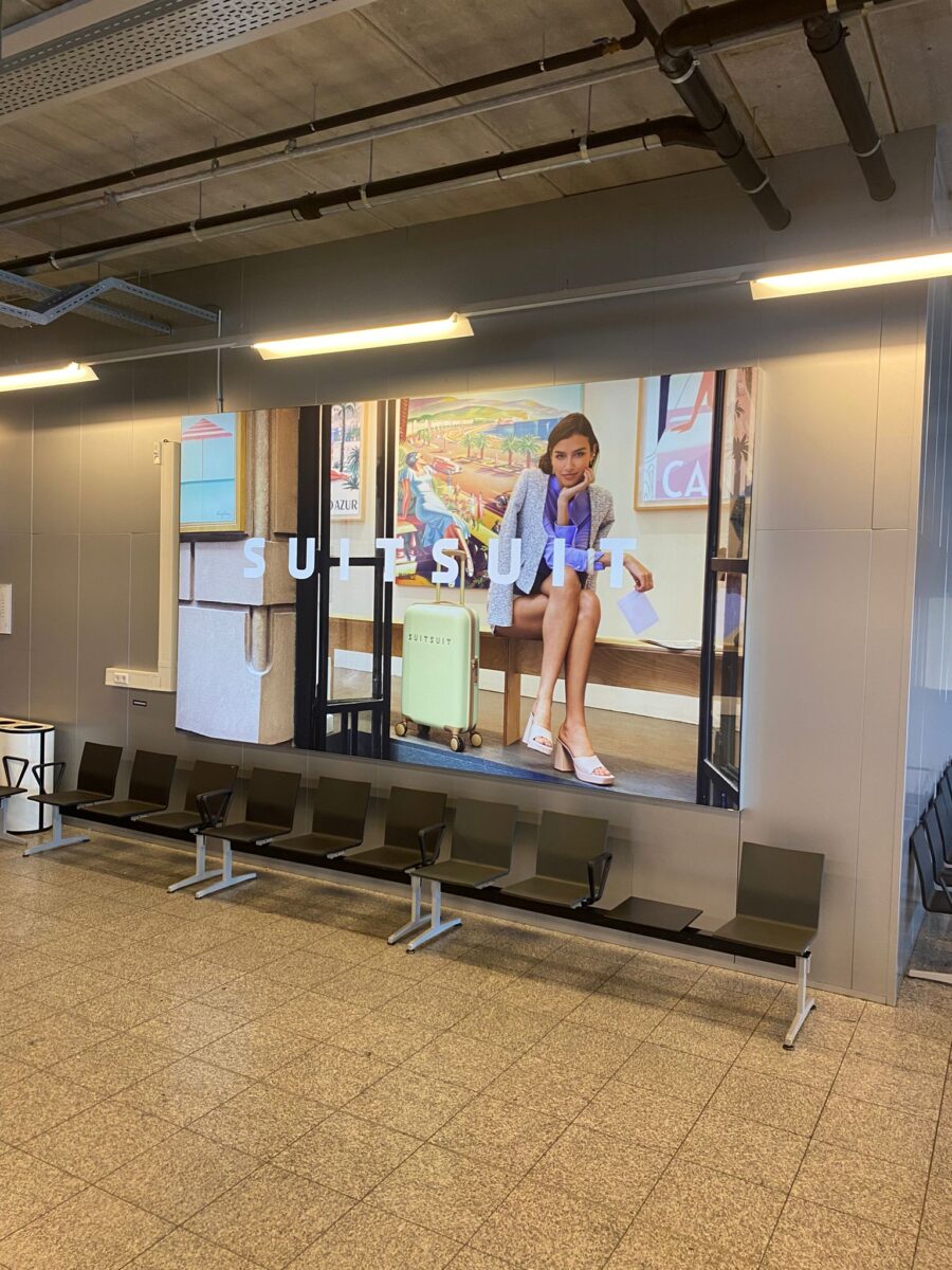 LO G9 4103 - Gate 9 Lightbox